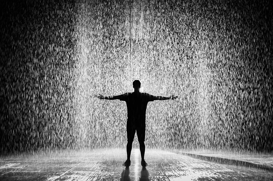 dark-drops-man-1530423@0,5x
